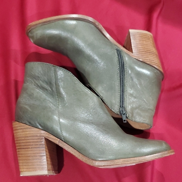 Jeffrey Campbell Green Ankle Boots with Modern Western Style - Picture 6 of 10